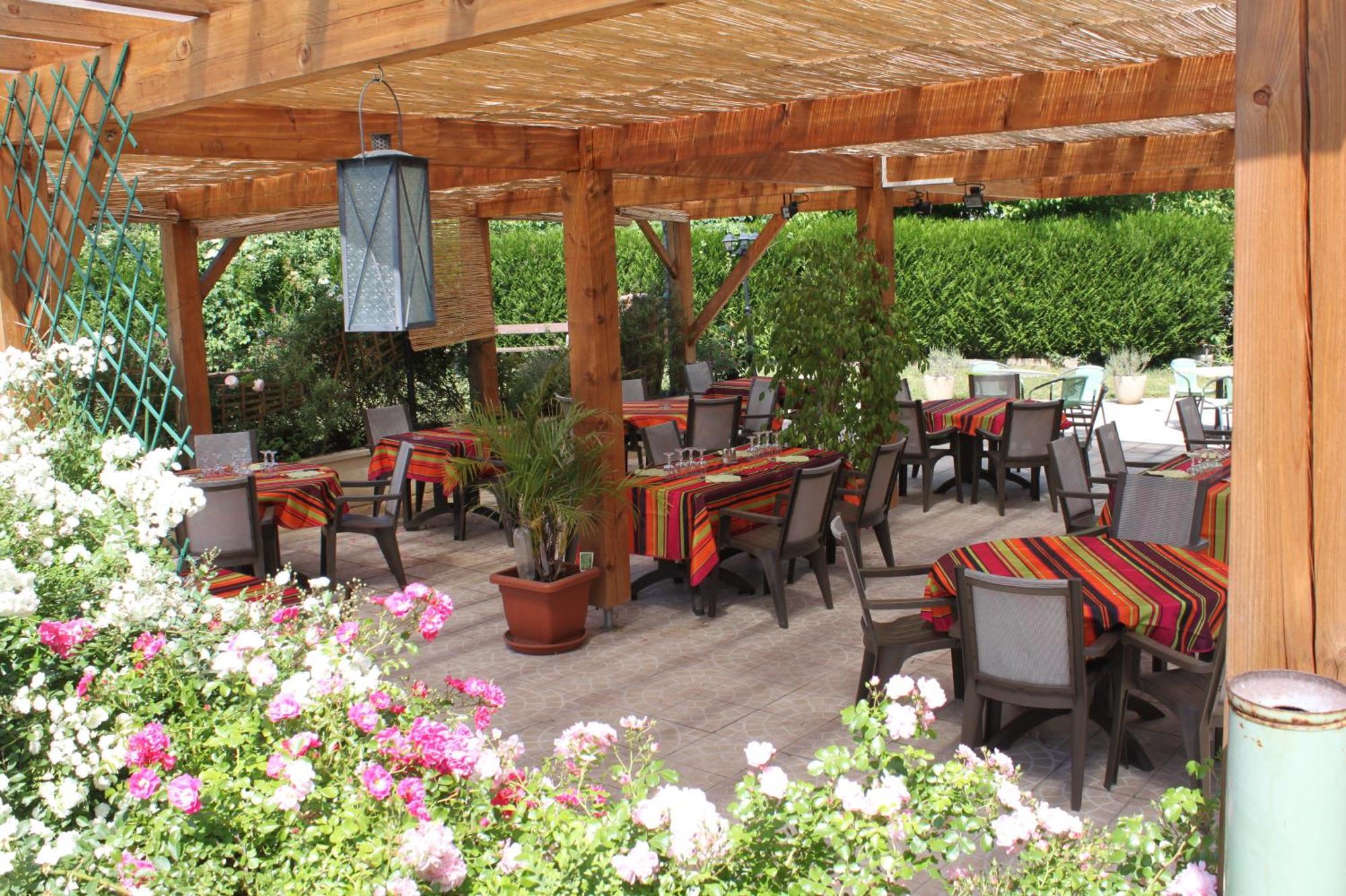 Au Feu De Bois Hotel Amou Bagian luar foto